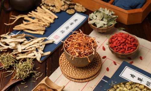 中药人参-中药人参多钱网 :分享中药人参片多少钱一克-中药人参多钱1g知识
