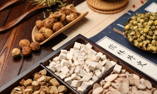 中药人参是几大仙草之一-中药人参多钱网 :分享中药人参片多少钱一克-中药人参多钱1g知识